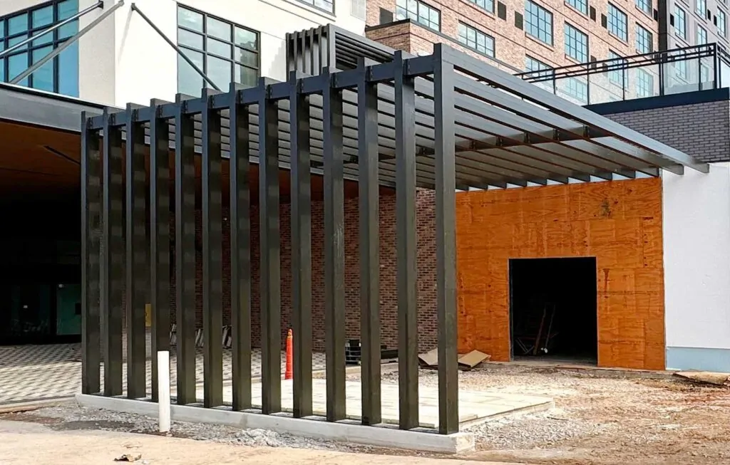 Sharchs aluminum trellis installed on the Oak Hotel